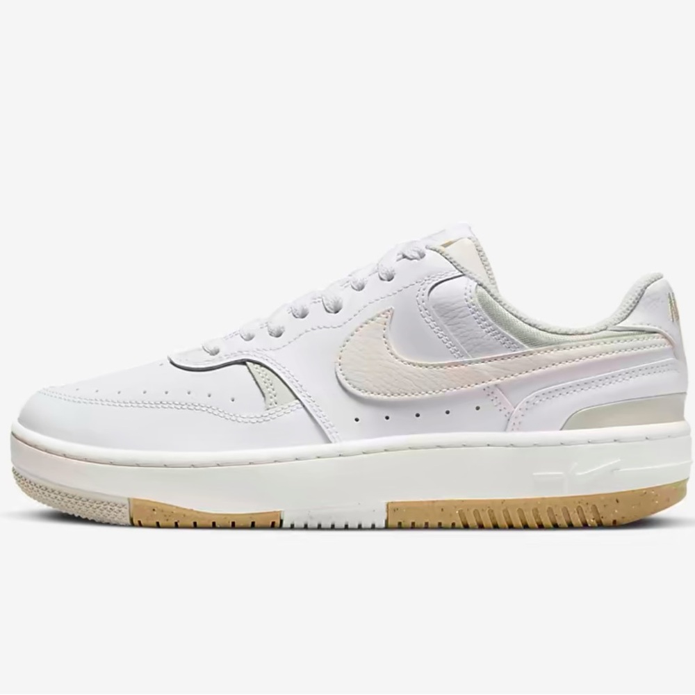 Nike gamma force White Women's Sneakers
